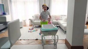 Miss Katy|Мисс Кэти Катя ездит в коляске