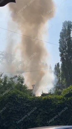 ГОРИТ ДОМ: по улице 121 Стрелковой Дивизии произошёл пожар в частном доме.