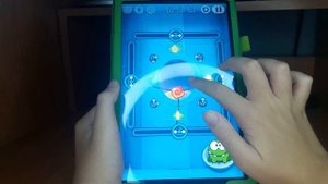 Играю в игру Cut the rope (Ам ням). Пройденные уровни ( 8 глава