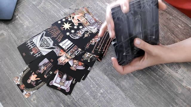 Кто на вас  сильно обиделся? что дальше? таро прогноз