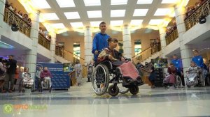 Показ осенней коллекции адаптивной одежды