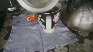 Пуэр? Во френчпрессе? Проливом? Ты посмотри на него, а!