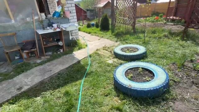 В деревне. Кошу огород аккумуляторной косилкой. Сдела? смотреть онлайн