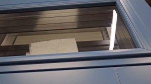 Английская классика- входная дверь с фрамугой для ваш?