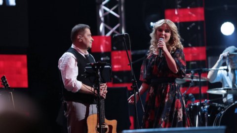 Пелагея исполнила песню «Позови меня тихо по имени» группы «Любэ»