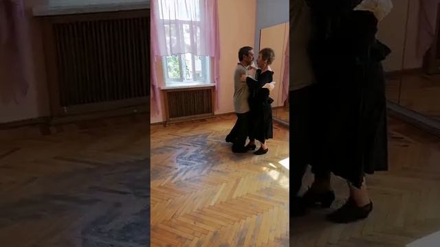 06-06-2025Изучаем танец Квикстеп