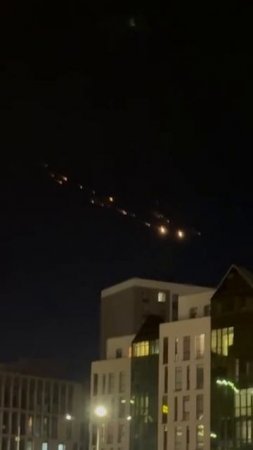 ⚡️В небе над Казахстаном были замечены яркие летящие объекты.