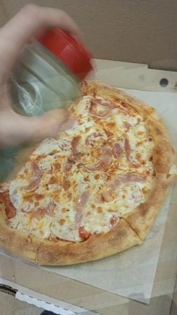 pizza with bacon and barbecue #pizza #food #bacon #B-B-Q