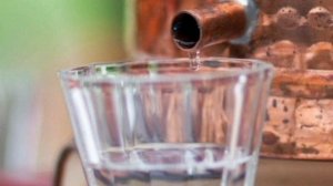 Чем лучше очистить самогон