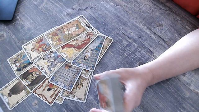 Чего хотел бы человек сейчас в отношении вас? таро прогноз