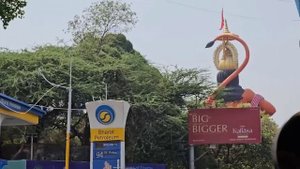 Улетаем в Россию! Перед вылетом В гости к сестре Саши Индре. Ломимся в чужие закрытые двери. Индия.