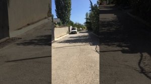 Дорога к пляжу , пешим шагом, от входа в гостевой дом ''ДонБас'', видео снято на телефон .