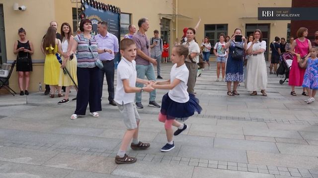 Яркие наряды, модные танцы и любимые грампластинки | «Танцплощадка у хлебозавода»