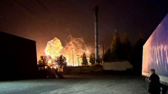 ‼️🇷🇺💥Мощный взрыв в районе аэропорта Брянска
Ранее было объявление о ракетной опасности.