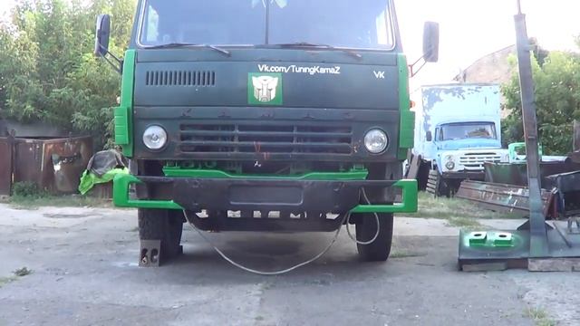 покрасил бампер передний КамАЗ - painted front bumper KamAZ смотреть онлайн
