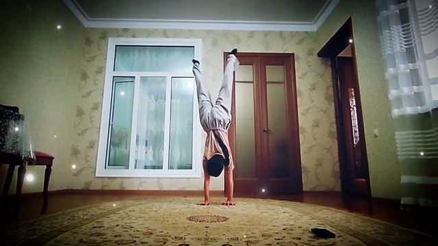 СЛОЖНЫЙ АКРОБАТИЧЕСКИЙ ЭЛЕМЕНТ "СПИЧАГ" / У нас дома / Г смотреть онлайн