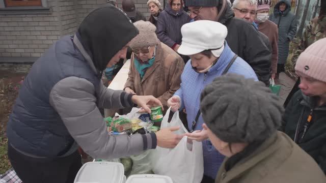 Кормление нуждающихся