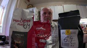 Кофе в зернах Brazil Santos Бразилия Сантос и Lavazza Qualita Rossa. Обзор кофе