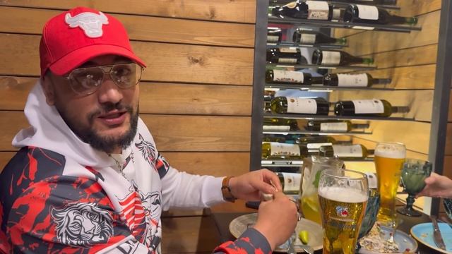 ВСЕ ВКУСНОЕ ТОЛЬКО С ДРУЗЬЯМИ смотреть онлайн