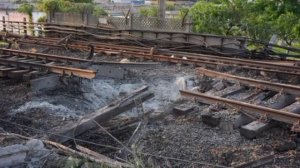 Ракетный удар ВС РФ по Украине: а вот это уже интересно...

Судя по всему это и есть повреждение ЖД