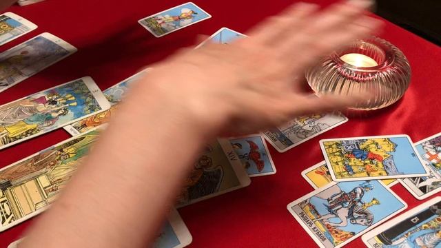 Отпустил или скучает? Гадание Таро