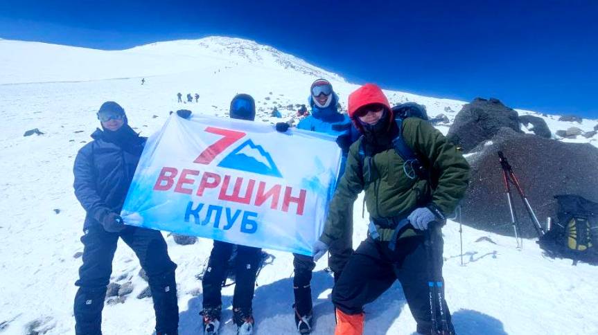 Группа Клуба 7 Вершин "Мнемозина" поднялась на Скалы Пастухова и завершила акклиматизацию