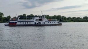 катерок, на волнах качается 6 июня