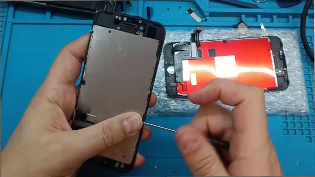 Смяна на дисплей на Iphone 7s смотреть онлайн