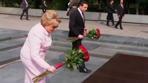 Валентина Матвиенко возложила цветы к мемориалу «Мать Армения» в Ереване