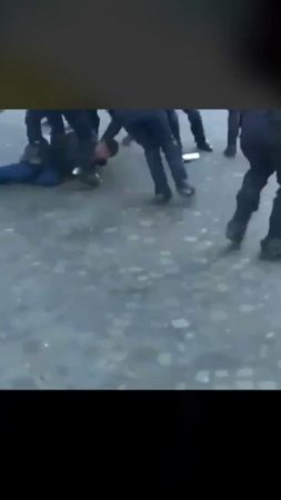 бьёт прямо в евроморду