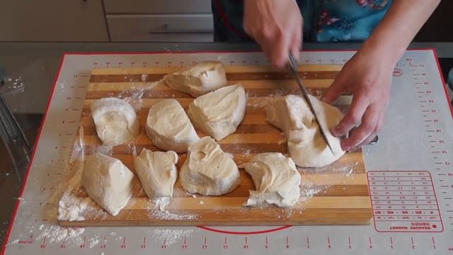 Сладкие плюшки из очень простого дрожжевого теста.Плюшки с сахаром видео рецепт.
