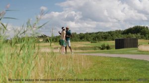 Клип, созданный на суперкомпьютере - потрясающе или пугающе - Golden Woman From A Dream V2 -- Holizn