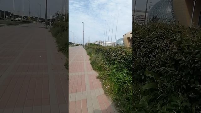Дорога от Жемчужного пляжа и сама "Жемчужина" вкругоясь