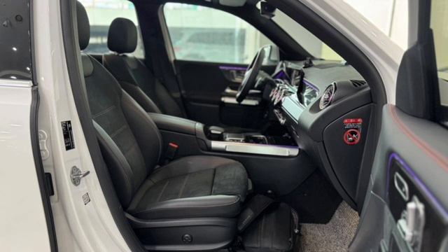 MERCEDES BENZ X247 GLB250