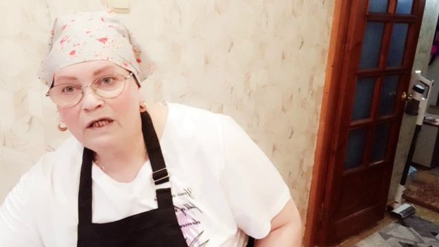 Тесто дрожжевое на кефире.
На 900 мл кефира - 1,5 кг муки, 200 гр сл. масла  2 яйца, соль, сахар