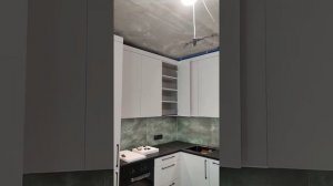 Натяжные потолки и встроенная мебель