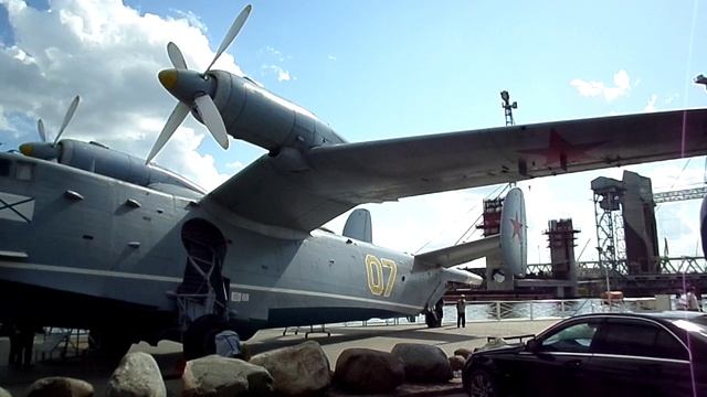 Hidroavión (AVIÓN ANFIBIO) BE-12