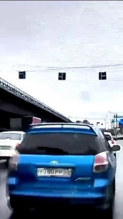 Подрез на дороге слева в Омске