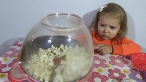 Мисс Кэйти и Мистер Макс (Miss Katy) Кэти и папа сами приготовили попкорн