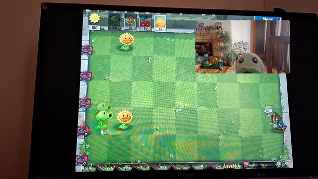 Горохострел играет в:Растения против зомби смотреть онлайн