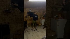 За терриконами, там где война идёт волгу вызывают (от Русских бойцов)