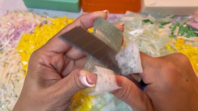 Asmr soap cutting/ satisfying video/ Relaxing sound/Dry soap/ Резка сухого мыла смотреть онлайн