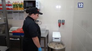 Познаем мир с череповечкой: готовим пиццу
