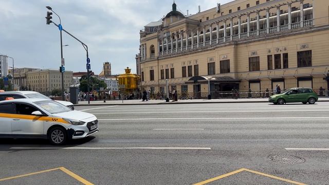 Откройте новый Арбат: прогулка по Москве 2025, советская архитектура и легендарные дома-книги