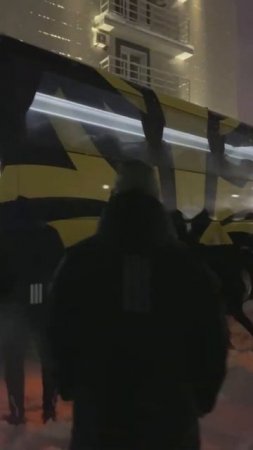 Автобус минского «Динамо» застрял из-за снегопада в Череповце