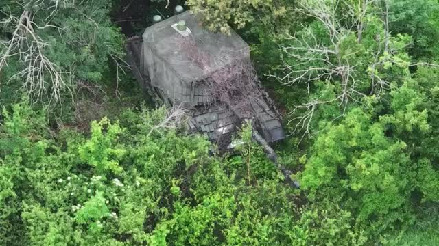 Бойцы 1 гв ТА сожгли танк Т-72 ВСУ в Харьковской области. Купянское направление