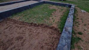 Удаление плодородного слоя земли из фундамента