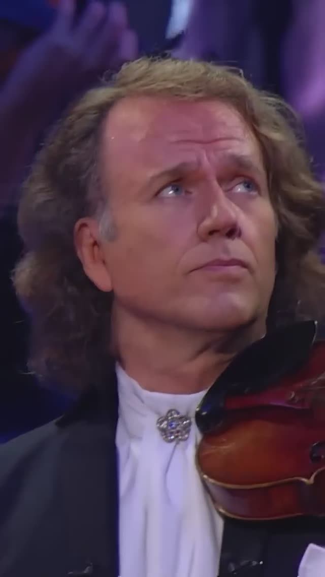 Music of the Night, from the Phantom of the Opera. Live in New York.
