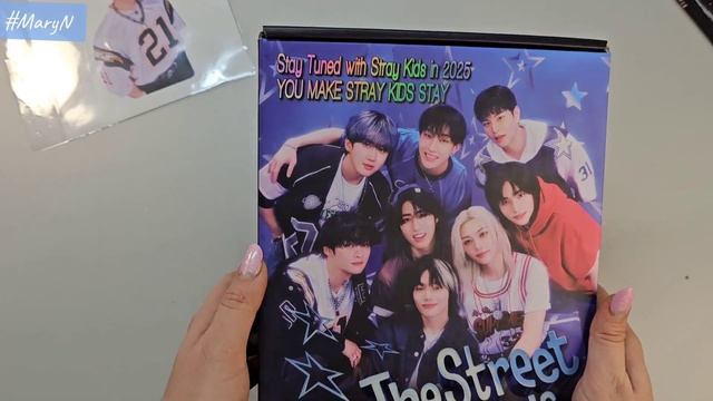 Big unboxing Stray Kids/Большая распаковка Season's greeting и 2 версии а смотреть онлайн