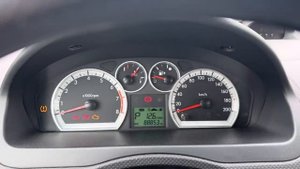 Шевроле Нексия ,загорелся чек и треснуло лобовое стек?
